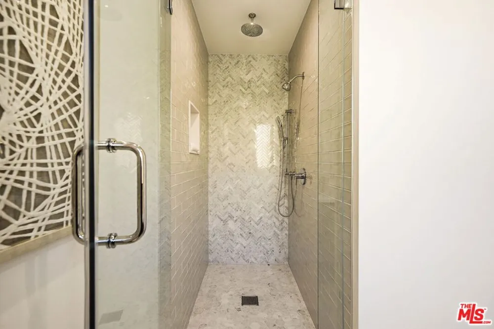 4423 Noble Avenue Sherman Oaks, CA 91403