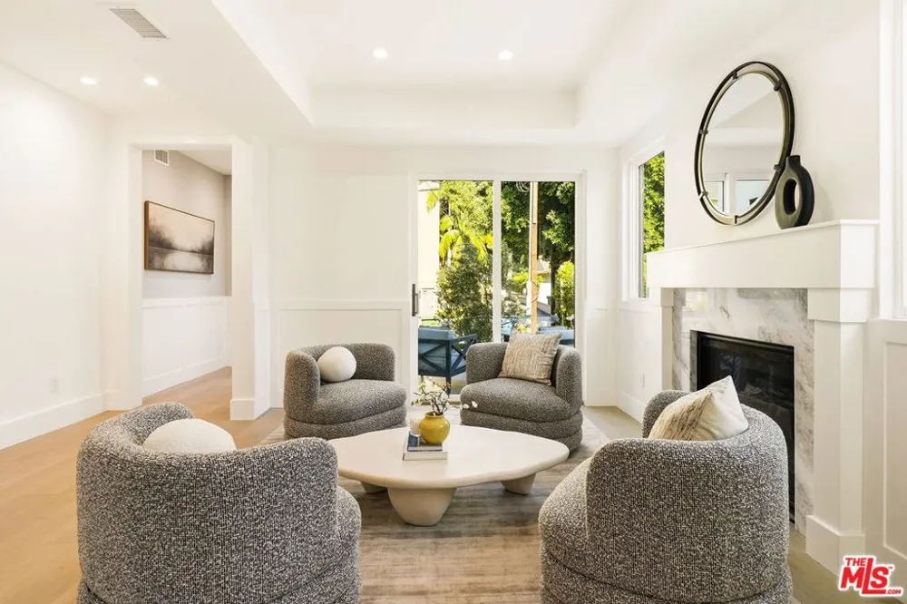 4423 Noble Avenue Sherman Oaks, CA 91403