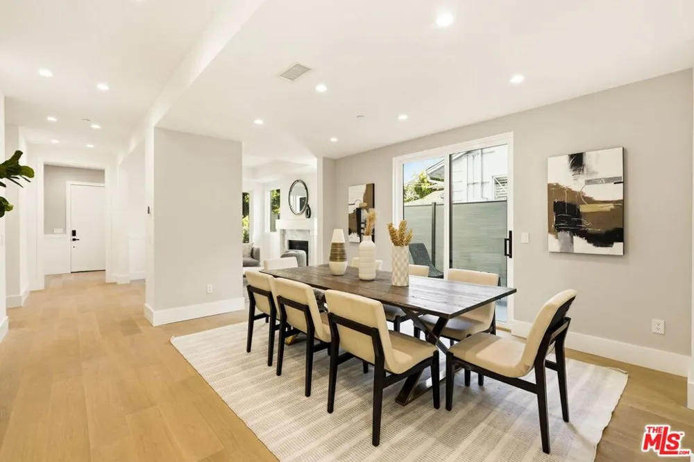 4423 Noble Avenue Sherman Oaks, CA 91403