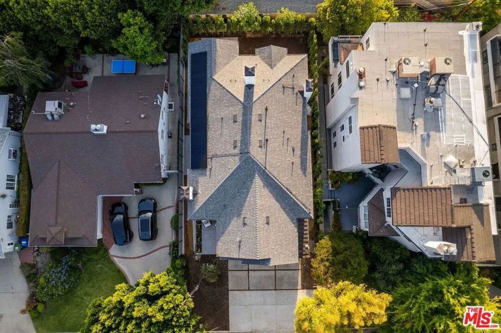 4423 Noble Avenue Sherman Oaks, CA 91403