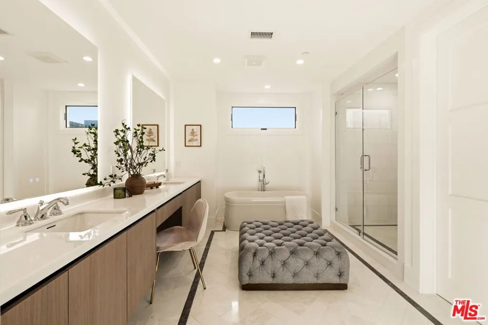 4423 Noble Avenue Sherman Oaks, CA 91403