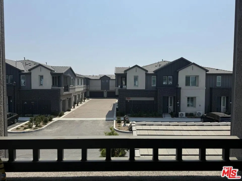 4276 S Montoya Paseo Ontario, CA 91762