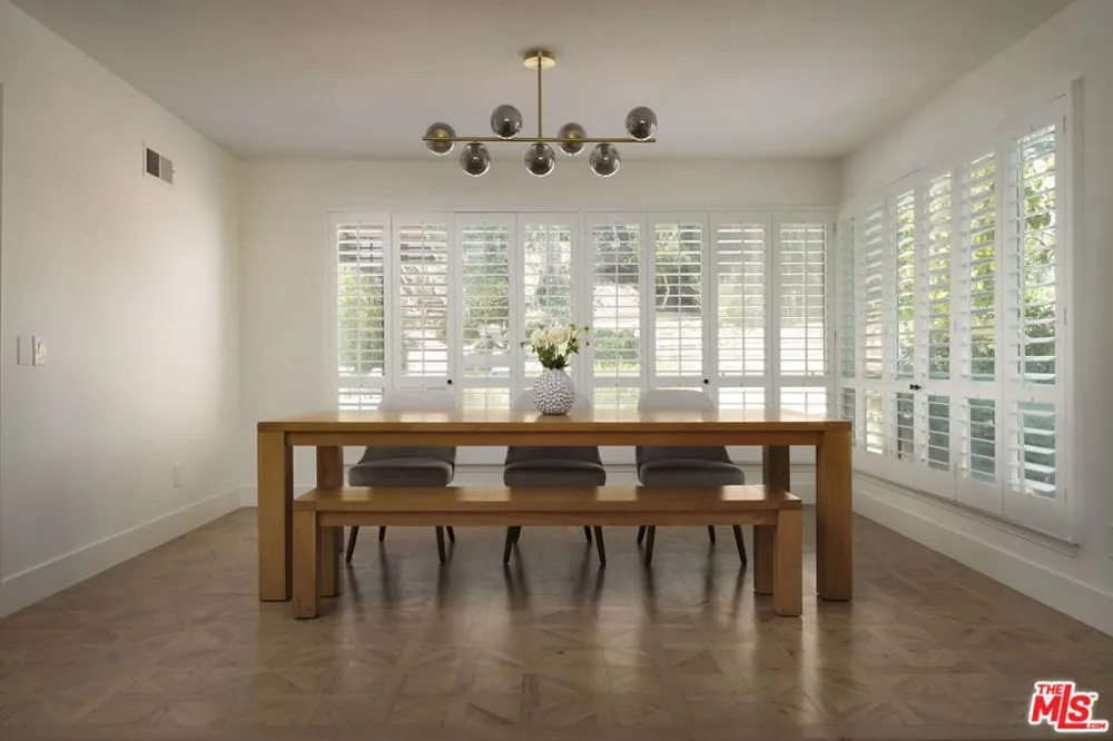 4729 Hermano Drive Tarzana, CA 91356