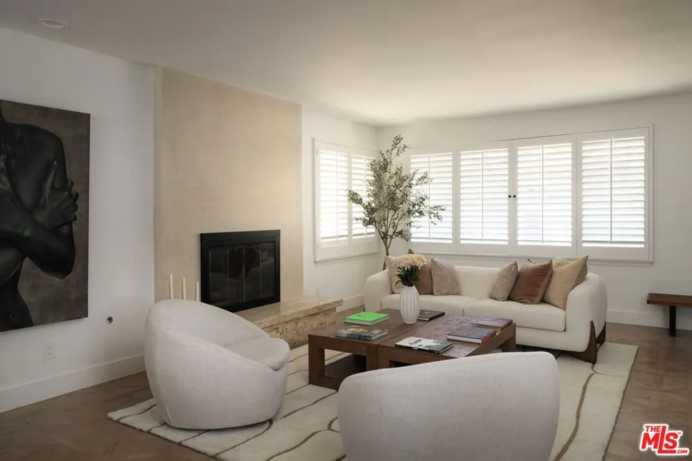 4729 Hermano Drive Tarzana, CA 91356