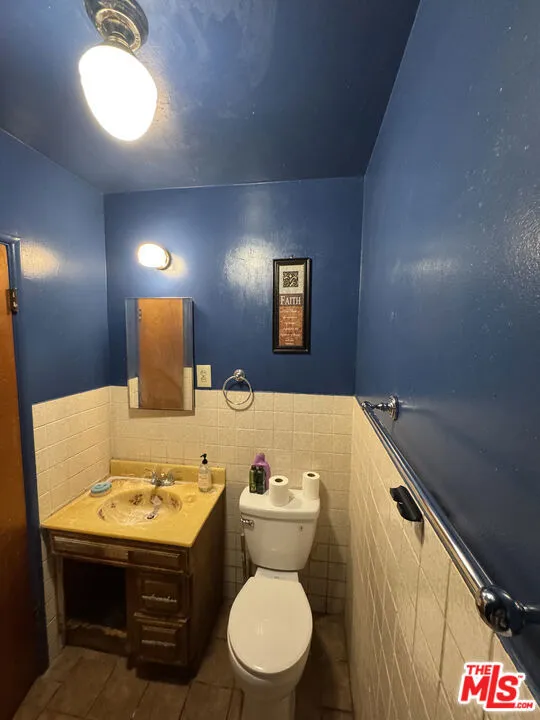 3965 Palm Avenue Lynwood, CA 90262