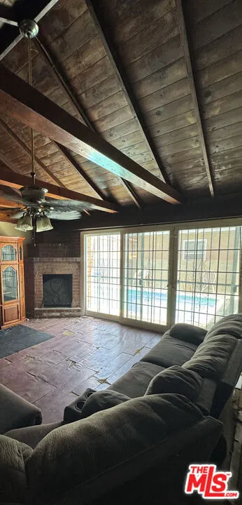 3965 Palm Avenue Lynwood, CA 90262