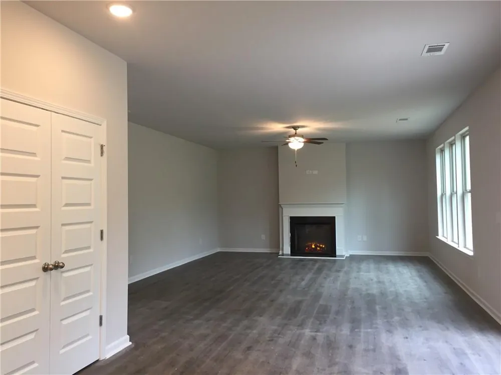 518 Mcginnis Circle Calhoun, GA 30701
