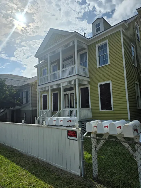 1614 Market Street #4