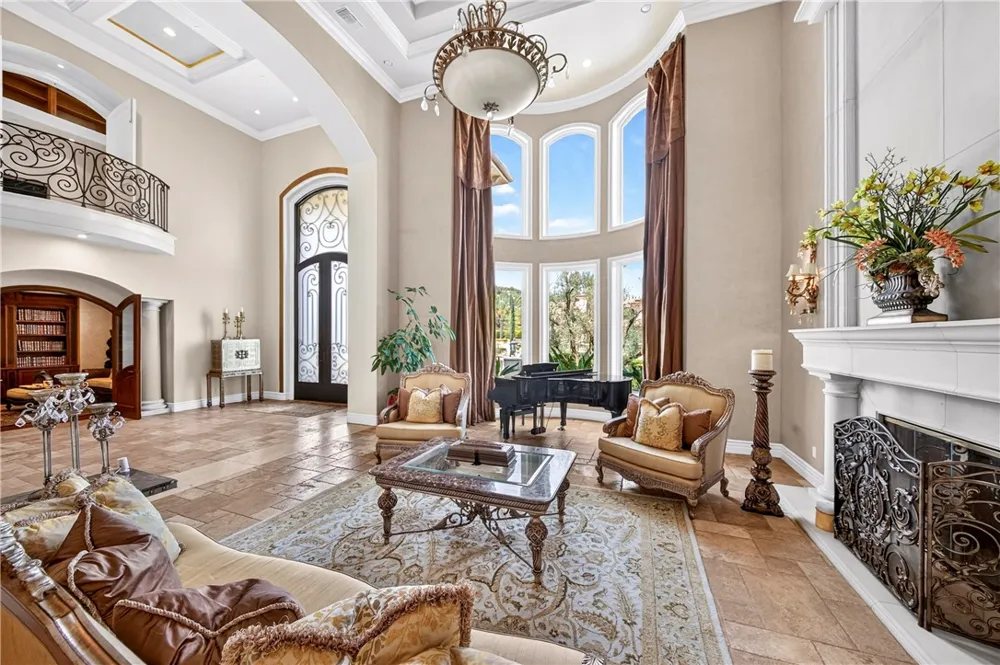 2465 Collinas Chino Hills, CA 91709