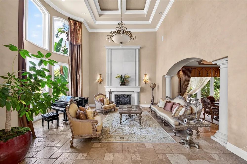 2465 Collinas Chino Hills, CA 91709