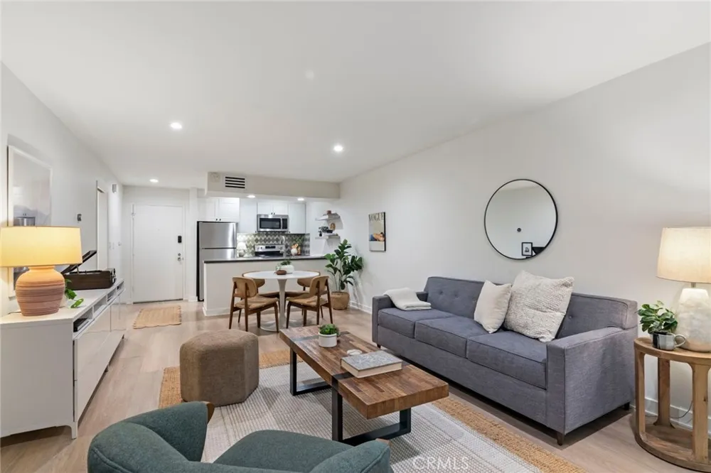 750 Kings Road #111 West Hollywood, CA 90069