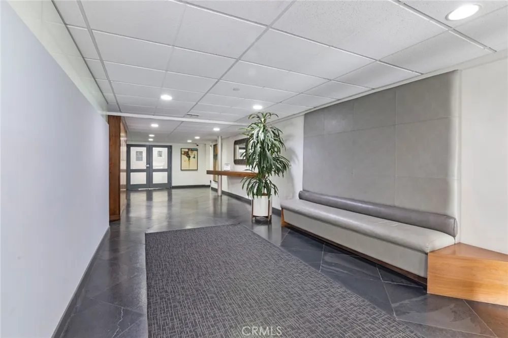 750 Kings Road #111 West Hollywood, CA 90069