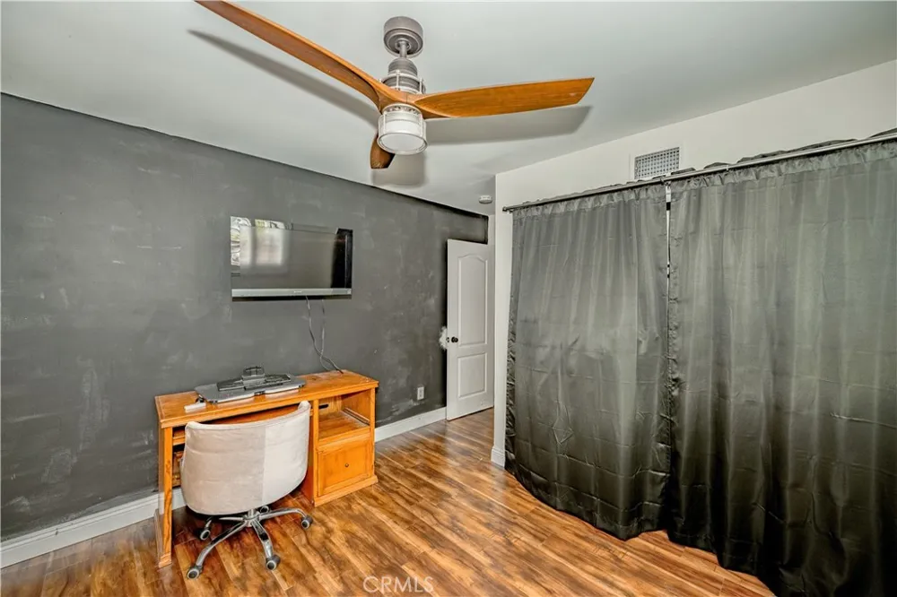 20263 Lakemore Drive Canyon Country, CA 91351