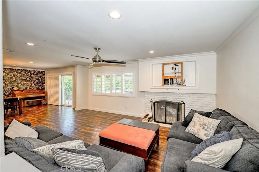 20263 Lakemore Drive Canyon Country, CA 91351