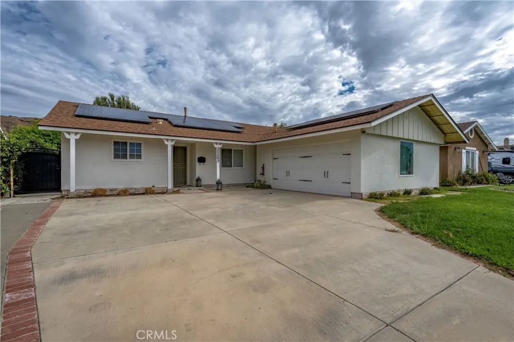 20263 Lakemore Drive Canyon Country, CA 91351