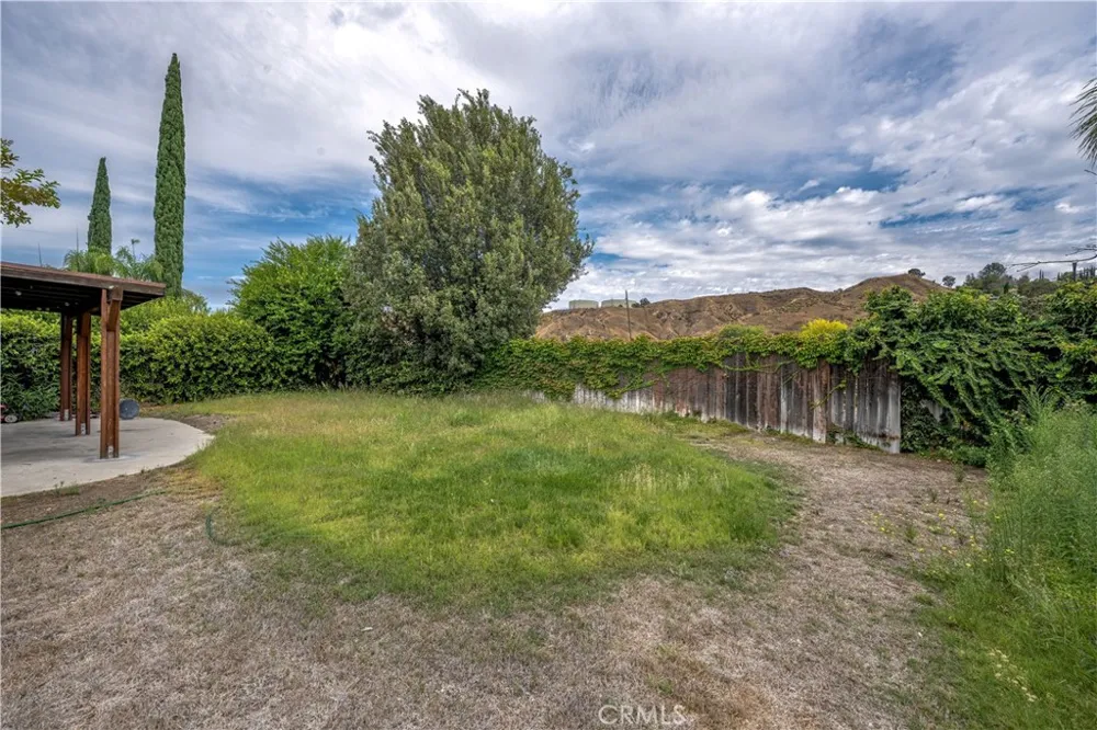 20263 Lakemore Drive Canyon Country, CA 91351