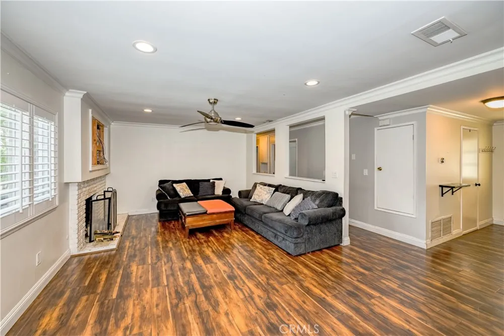 20263 Lakemore Drive Canyon Country, CA 91351