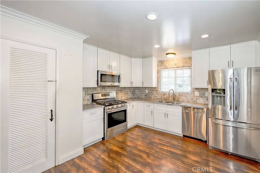 20263 Lakemore Drive Canyon Country, CA 91351