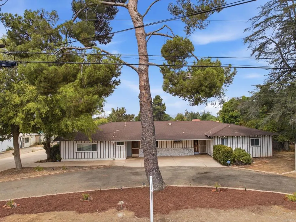 646 El Rancho Dr El Cajon, CA 92019