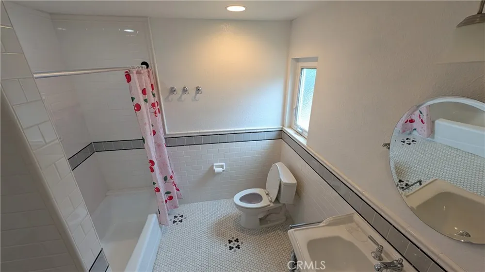872 Lucile Avenue #A Silver Lake, CA 90026