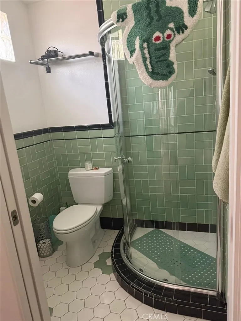 872 Lucile Avenue #A Silver Lake, CA 90026