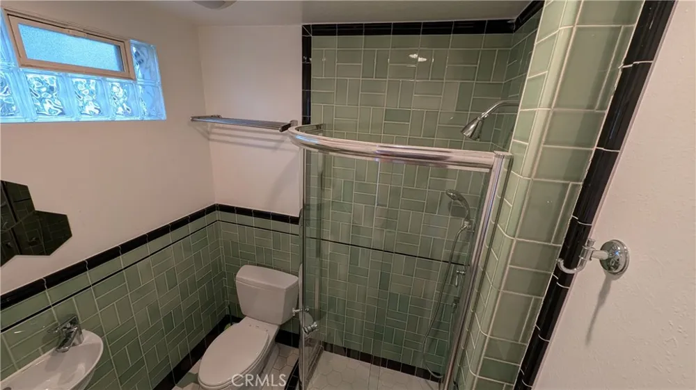 872 Lucile Avenue #A Silver Lake, CA 90026