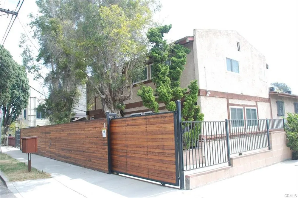 872 Lucile Avenue #A Silver Lake, CA 90026