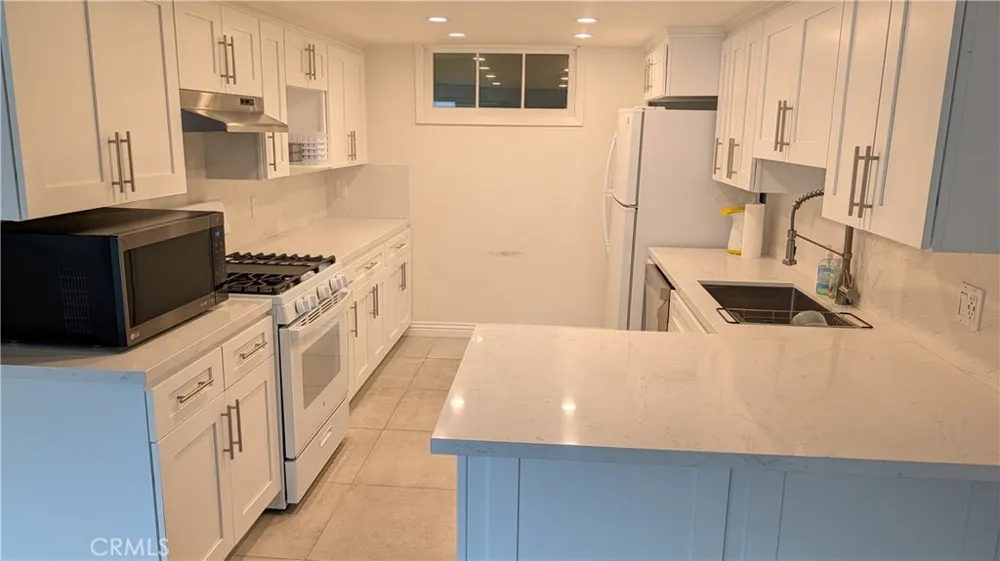 872 Lucile Avenue #A Silver Lake, CA 90026
