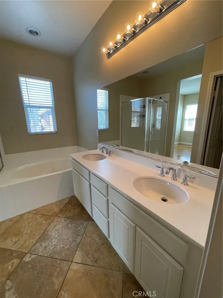 15996 Moonflower Chino, CA 91708