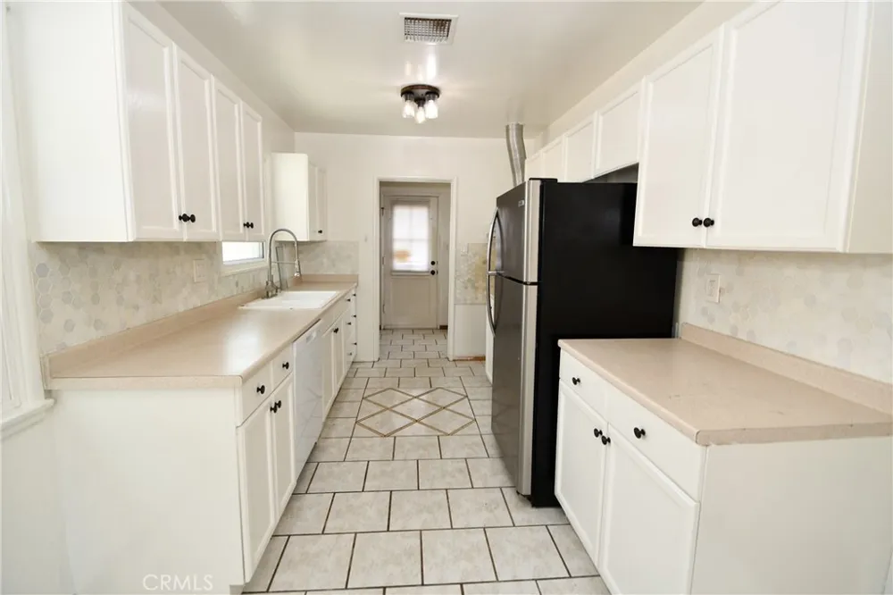 4562 Iroquois Avenue Lakewood, CA 90713