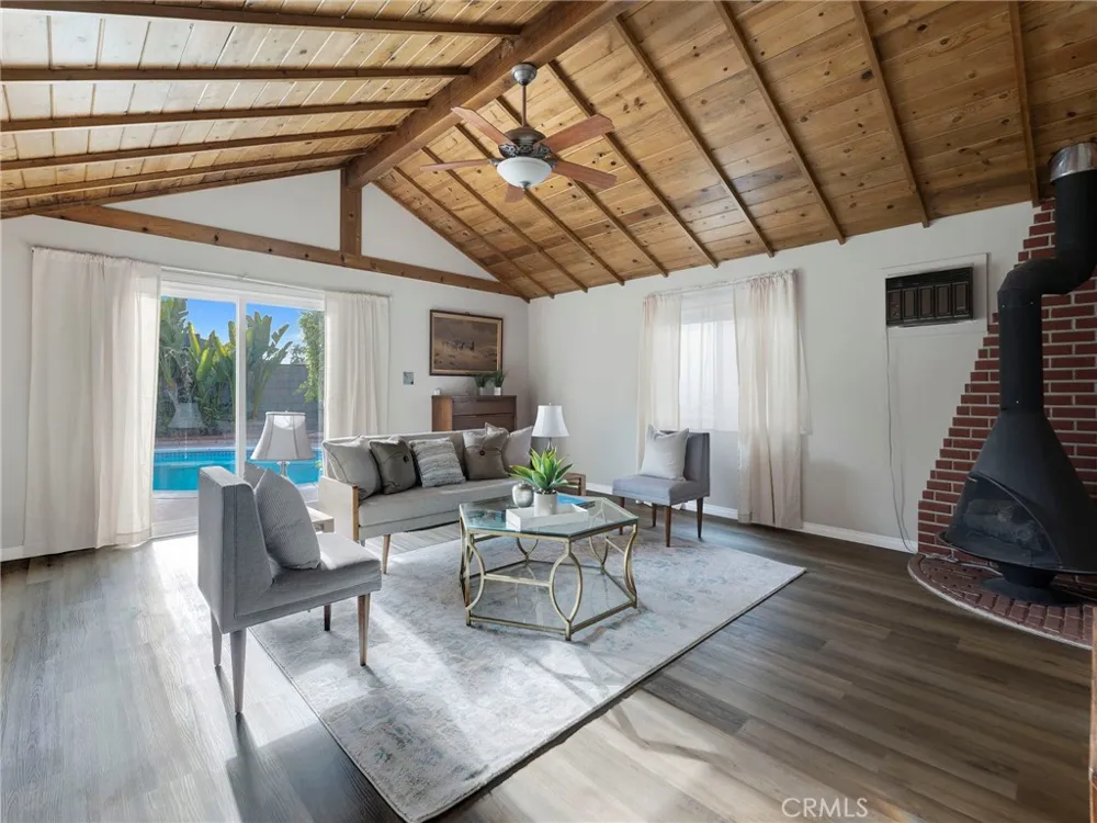8043 Rhodes North Hollywood, CA 91605