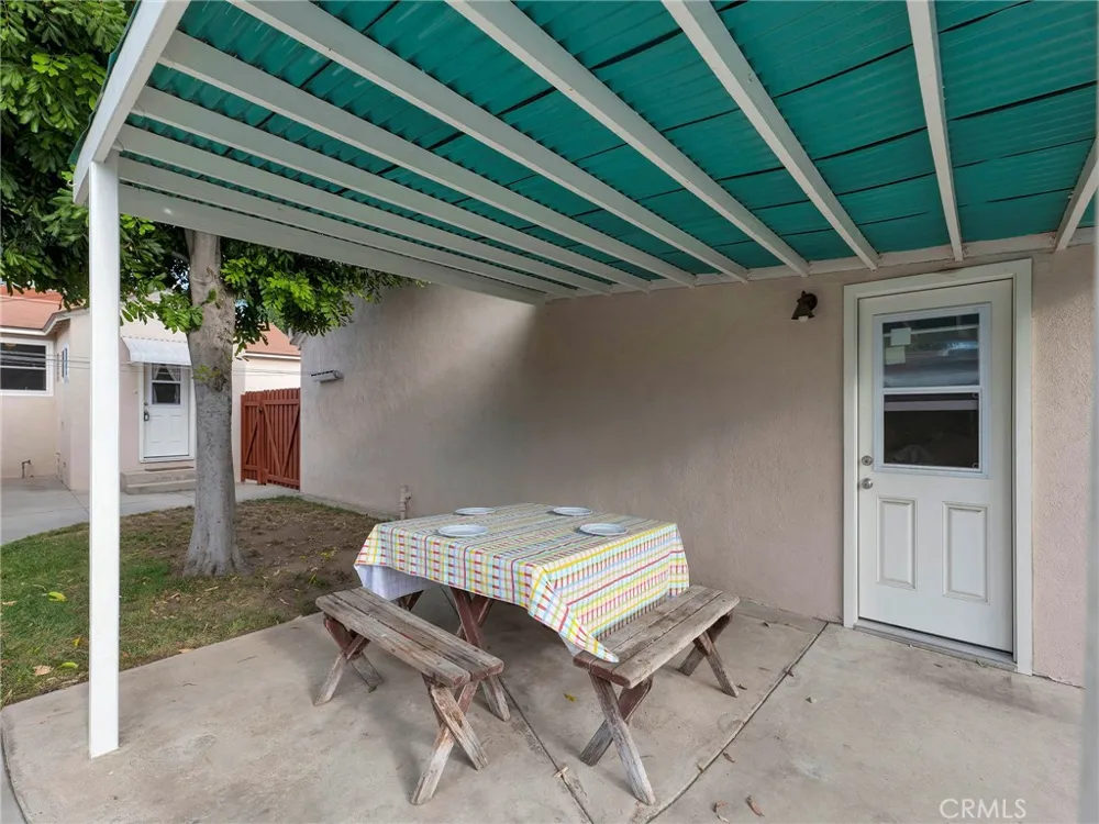 8043 Rhodes North Hollywood, CA 91605