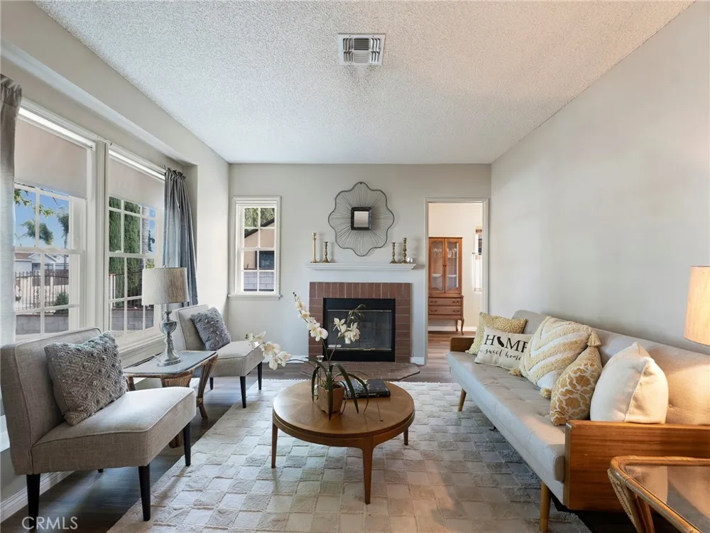 8043 Rhodes North Hollywood, CA 91605
