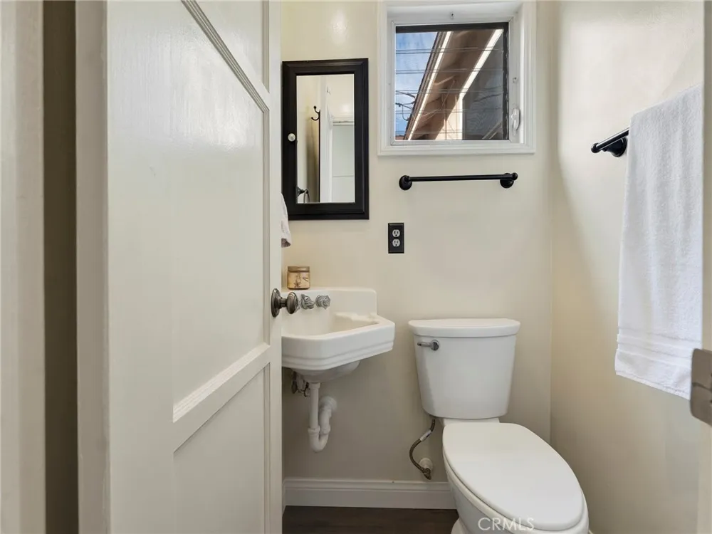 8043 Rhodes North Hollywood, CA 91605