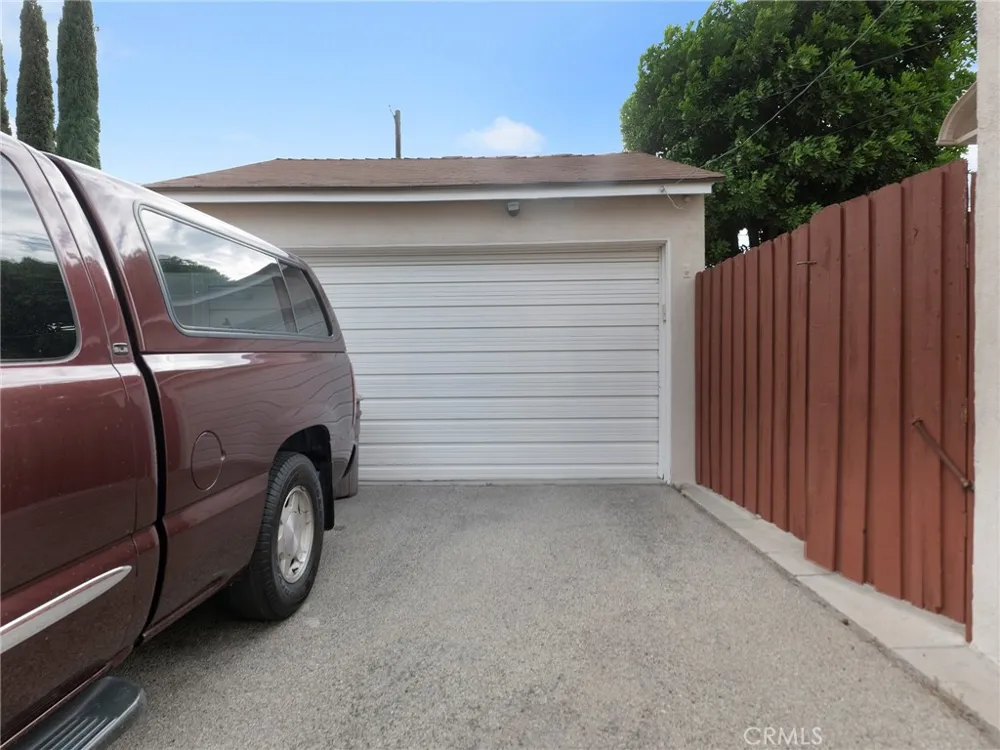 8043 Rhodes North Hollywood, CA 91605