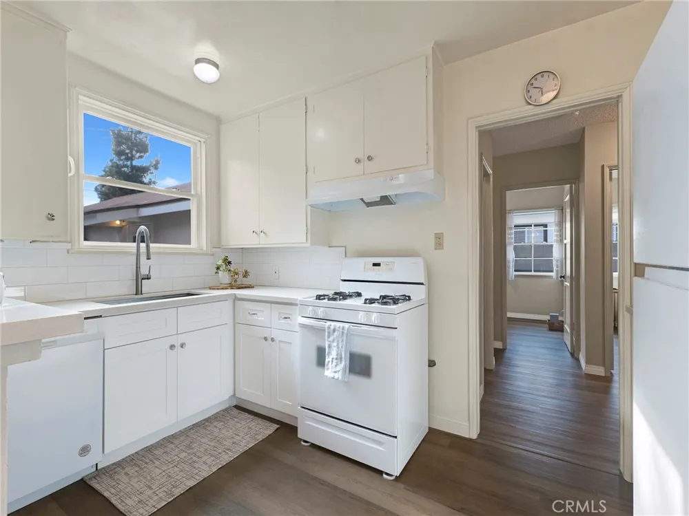 8043 Rhodes North Hollywood, CA 91605