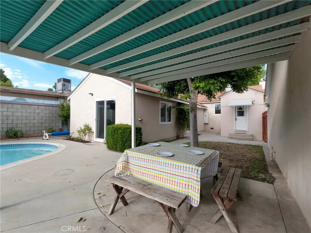 8043 Rhodes North Hollywood, CA 91605