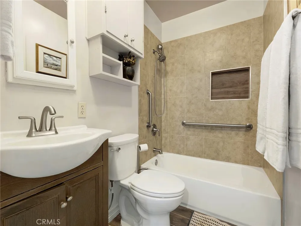 8043 Rhodes North Hollywood, CA 91605