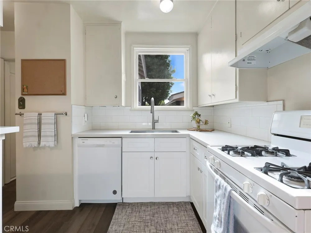 8043 Rhodes North Hollywood, CA 91605