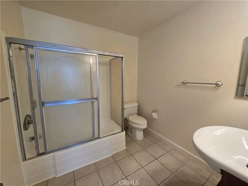 2288 Loma Alta Drive #6 Fullerton, CA 92833