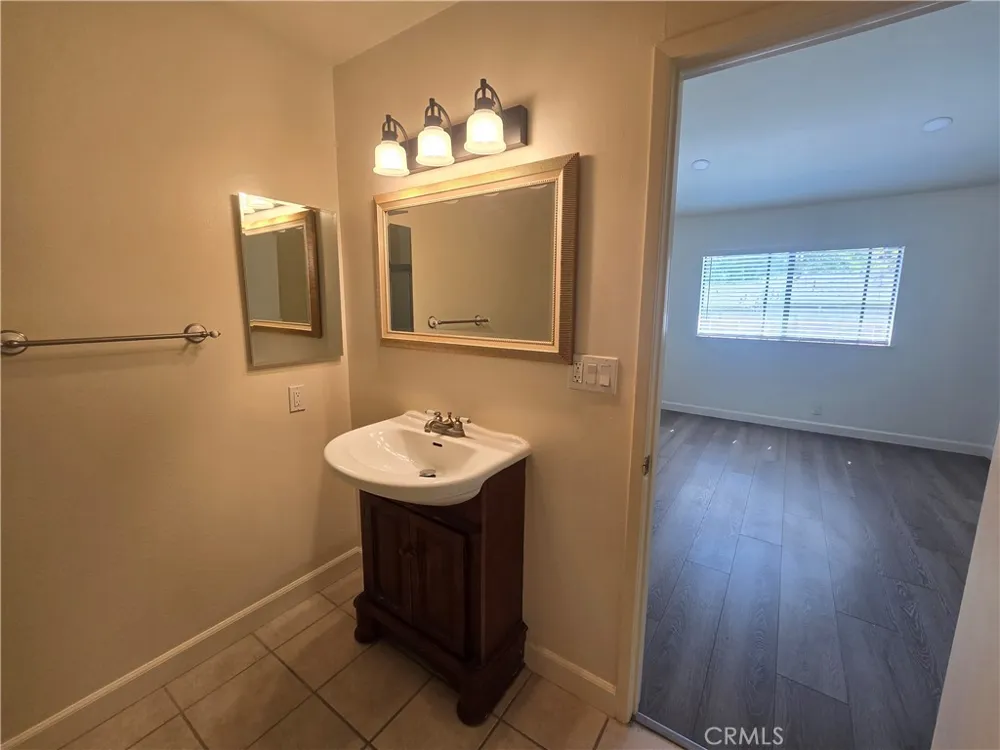 2288 Loma Alta Drive #6 Fullerton, CA 92833