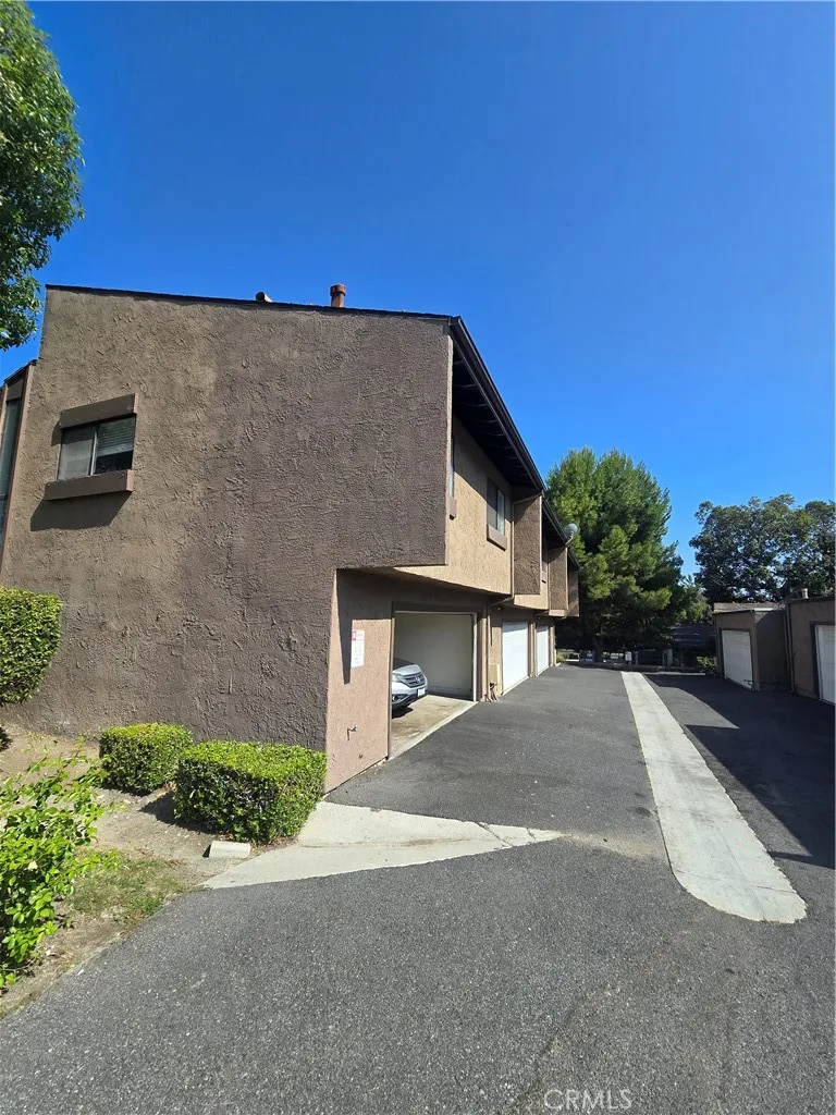 2288 Loma Alta Drive #6 Fullerton, CA 92833