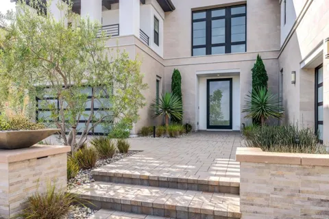 6179 Summit Crest Circle
