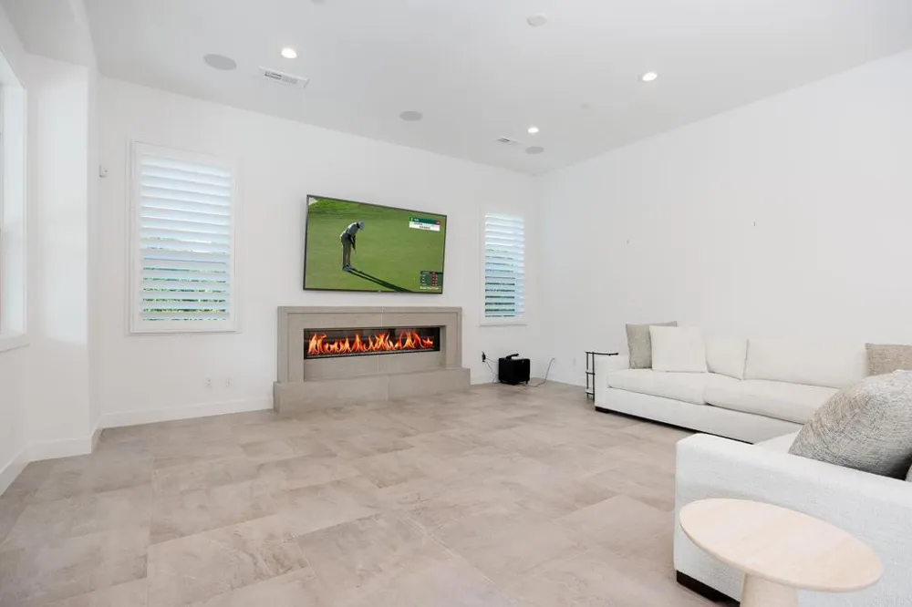 6179 Summit Crest Circle San Diego, CA 92130