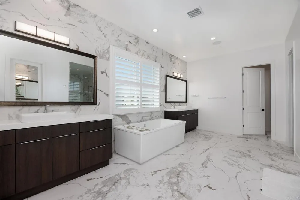 6179 Summit Crest Circle San Diego, CA 92130