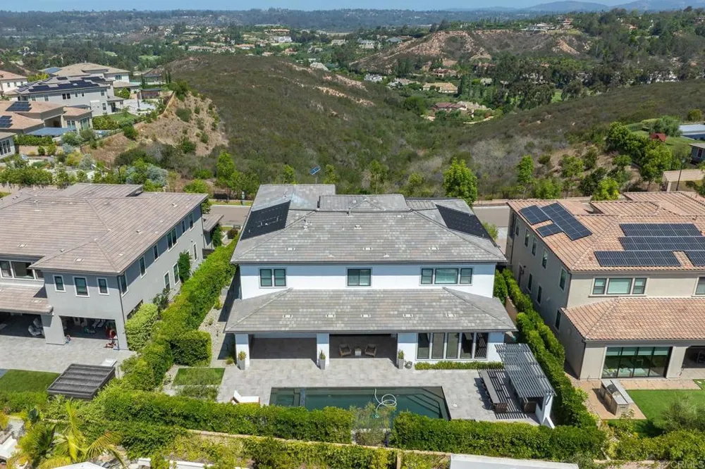 6179 Summit Crest Circle San Diego, CA 92130