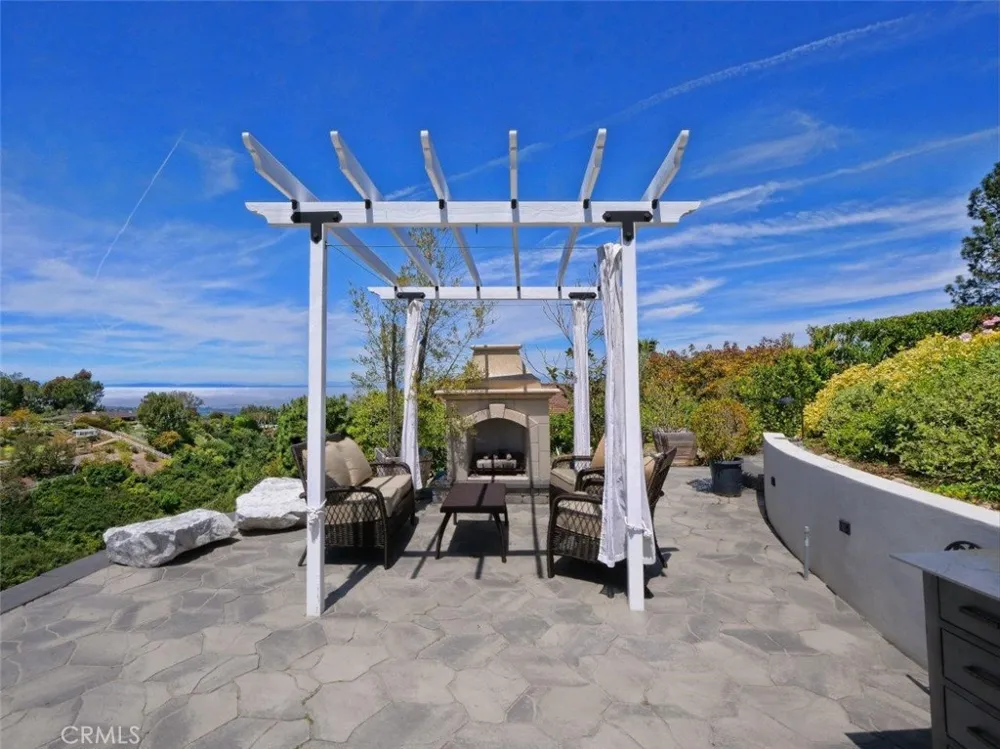 2 El Concho Lane Rolling Hills, CA 90274