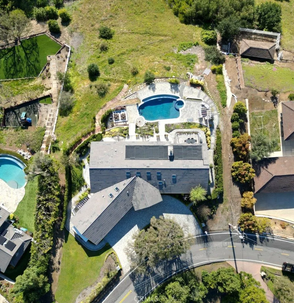 2 El Concho Lane Rolling Hills, CA 90274