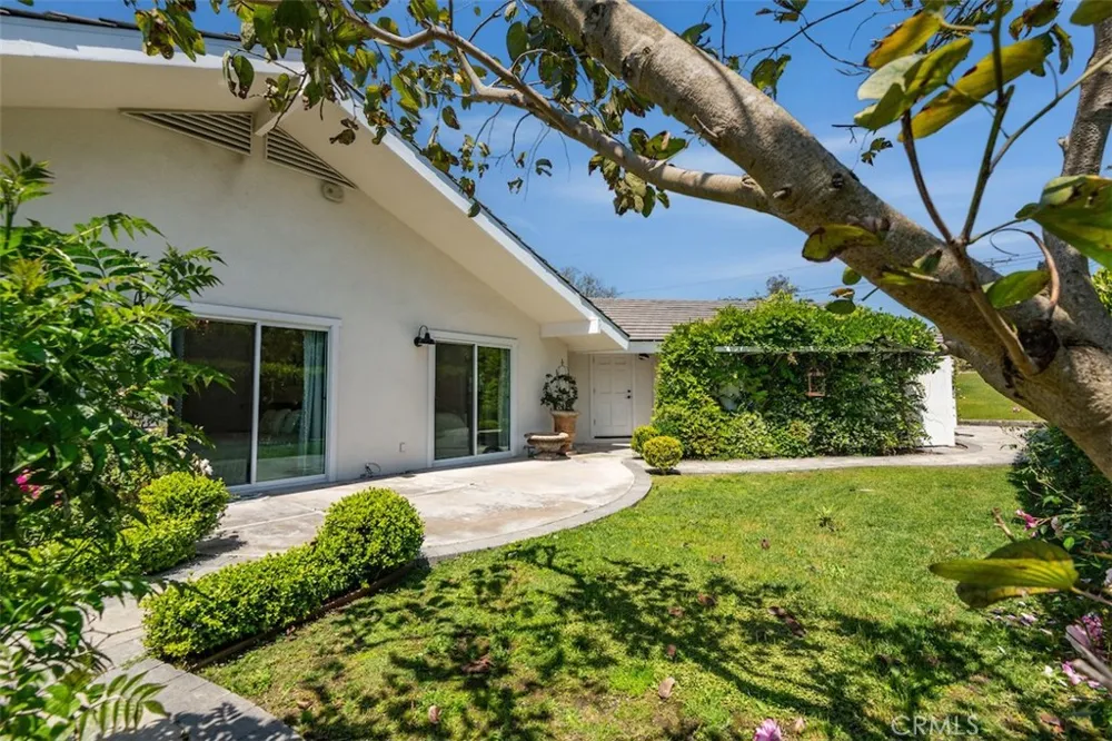 2 El Concho Lane Rolling Hills, CA 90274