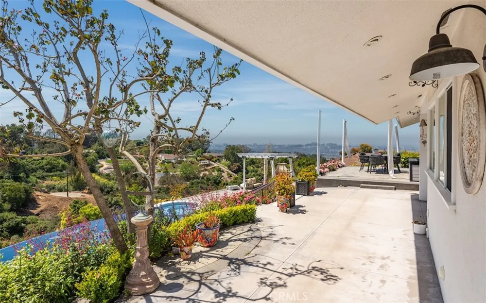 2 El Concho Lane Rolling Hills, CA 90274